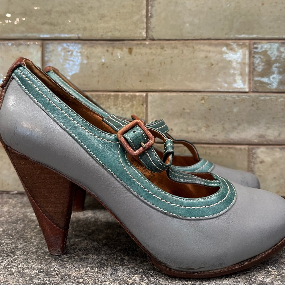 Fossil T Strap Shoes Size 7.5 Heels - Picture 2 of 12